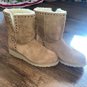 UGG Cyd Boots